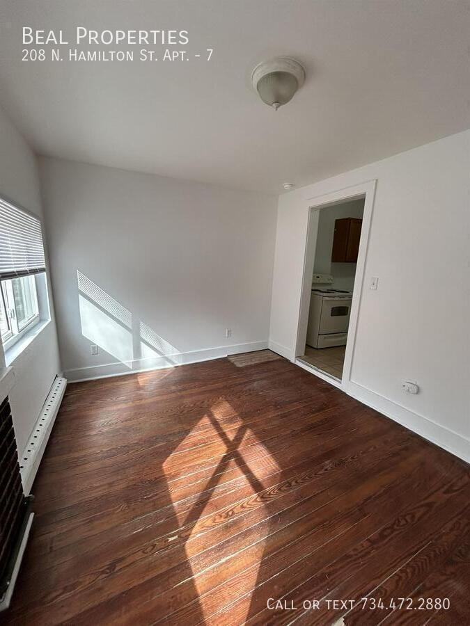 208 N Hamilton St #7 - Photo 5 of 7