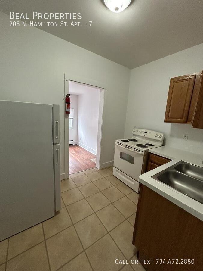 208 N Hamilton St #7 - Photo 6 of 7