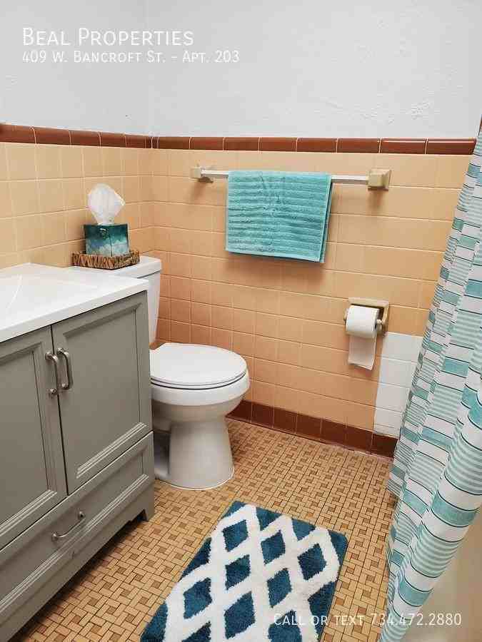 409 W Bancroft St #203 - Photo 2 of 11