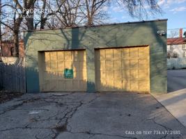 featured image of 103 N Adams St