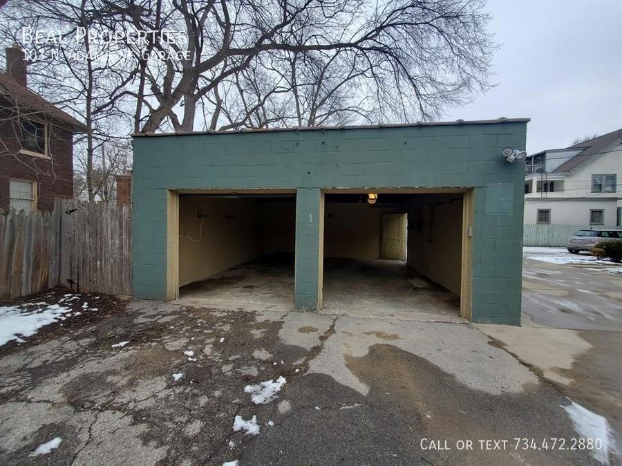 103 N Adams St - Photo 3 of 11