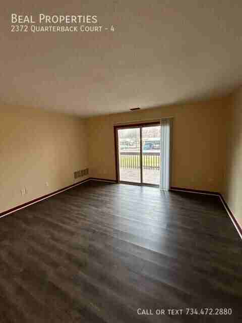 2372 Quarterback Ct #4 - Photo 5 of 12