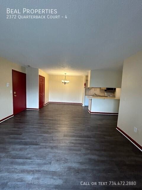 2372 Quarterback Ct #4 - Photo 6 of 12