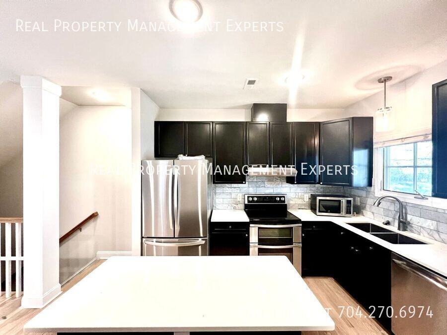 729 Grandin Rd - Photo 4 of 17