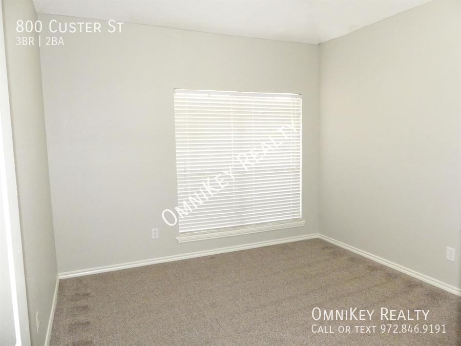 800 Custer St - Photo 7 of 16
