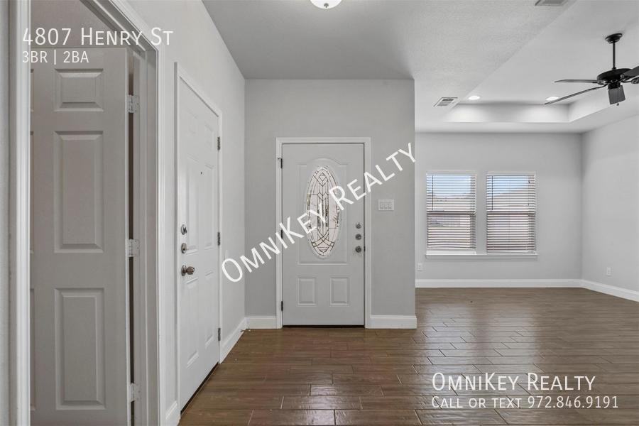 4807 Henry St - Photo 2 of 19