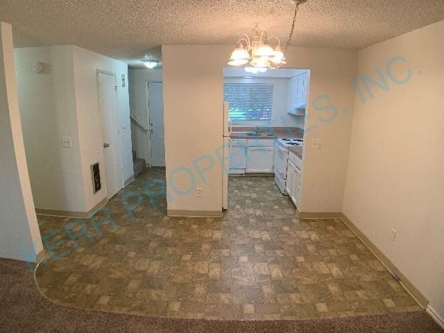 3031 Ne Juniper Ave - Photo 3 of 17