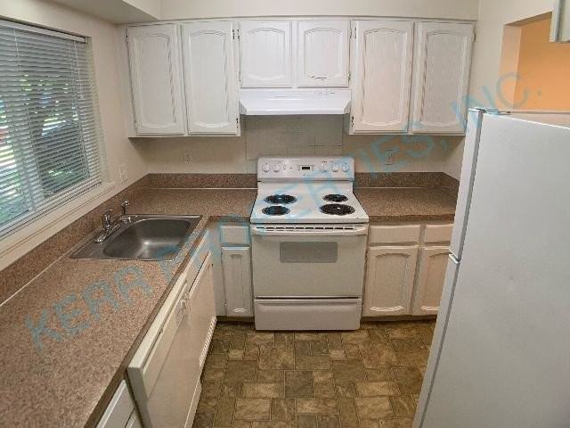 3031 Ne Juniper Ave - Photo 5 of 17