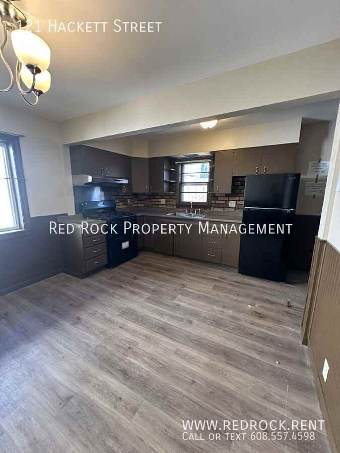 121 Hackett St - Photo 6 of 16