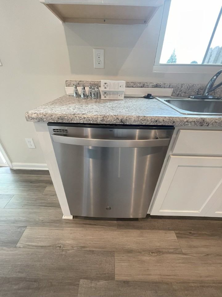 231 Lehman Way - Photo 3 of 12