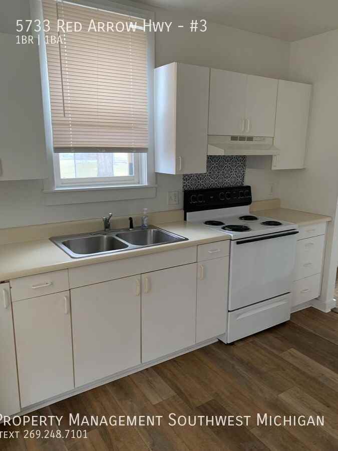 5733 Red Arrow Hwy #3 - Photo 7 of 11