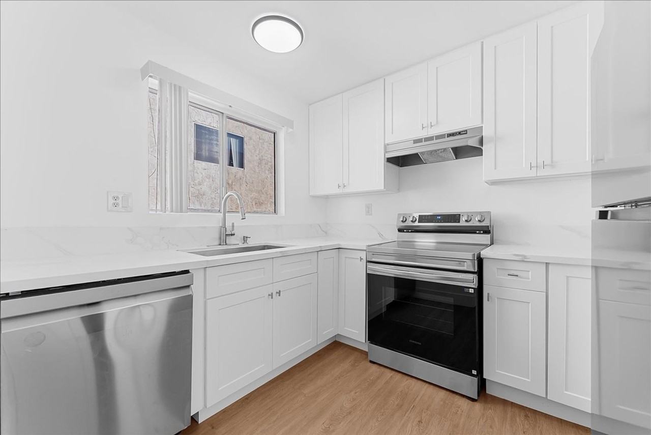 719 N Eucalyptus Ave #18A - Photo 3 of 22