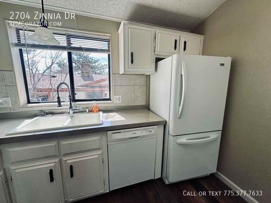 2704 Zinnia Dr - Photo 7 of 19