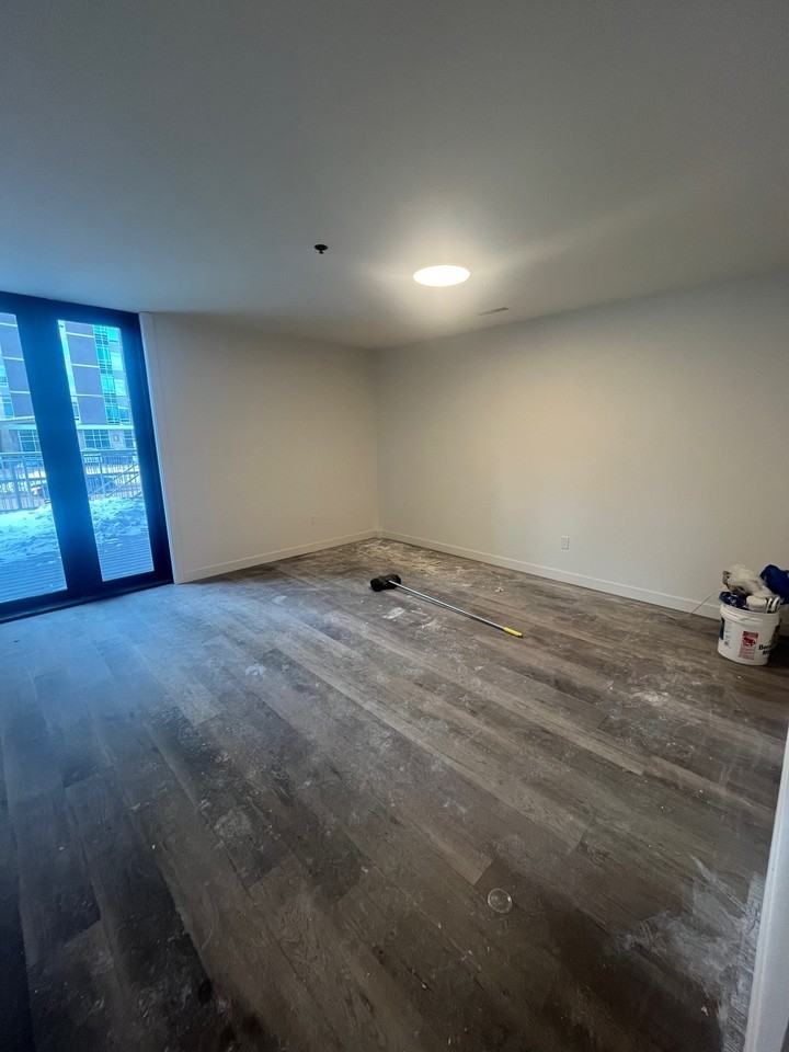 238 2-238 Wellington Crescent #2 - Photo 4 of 11