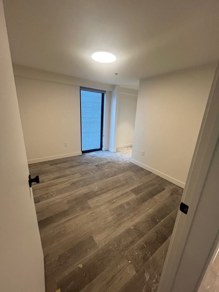 238 2-238 Wellington Crescent #2 - Photo 6 of 11