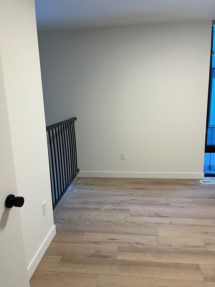 238 3-238 Wellington Crescent #3 - Photo 5 of 9