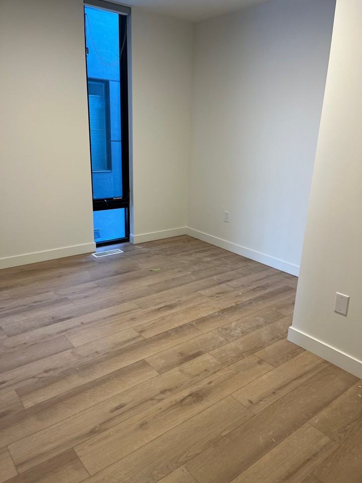 238 3-238 Wellington Crescent #3 - Photo 6 of 9