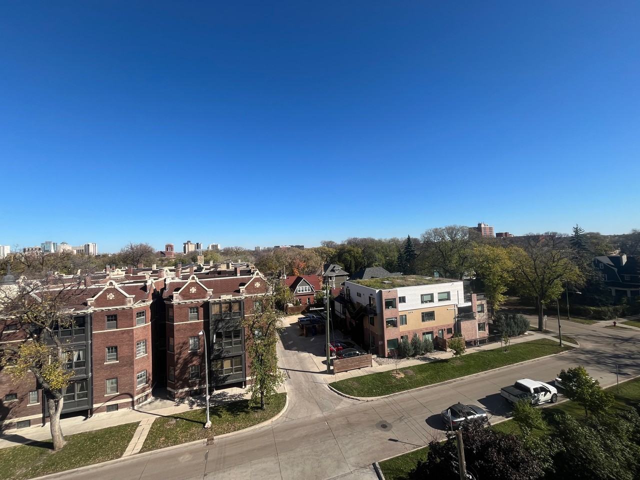 238 5-238 Wellington Crescent #5 - Photo 3 of 15