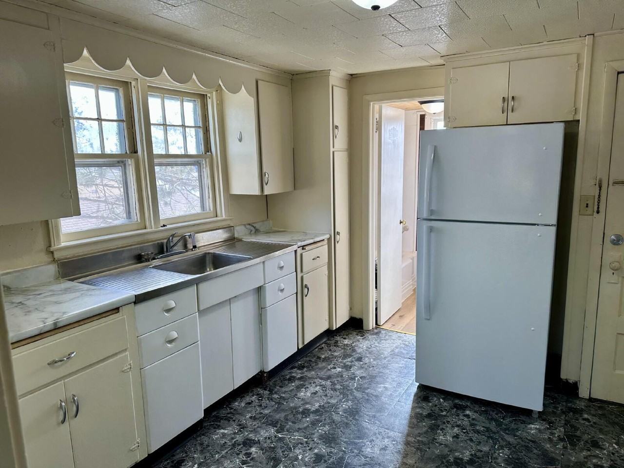 218 2nd St N - Photo 6 of 12