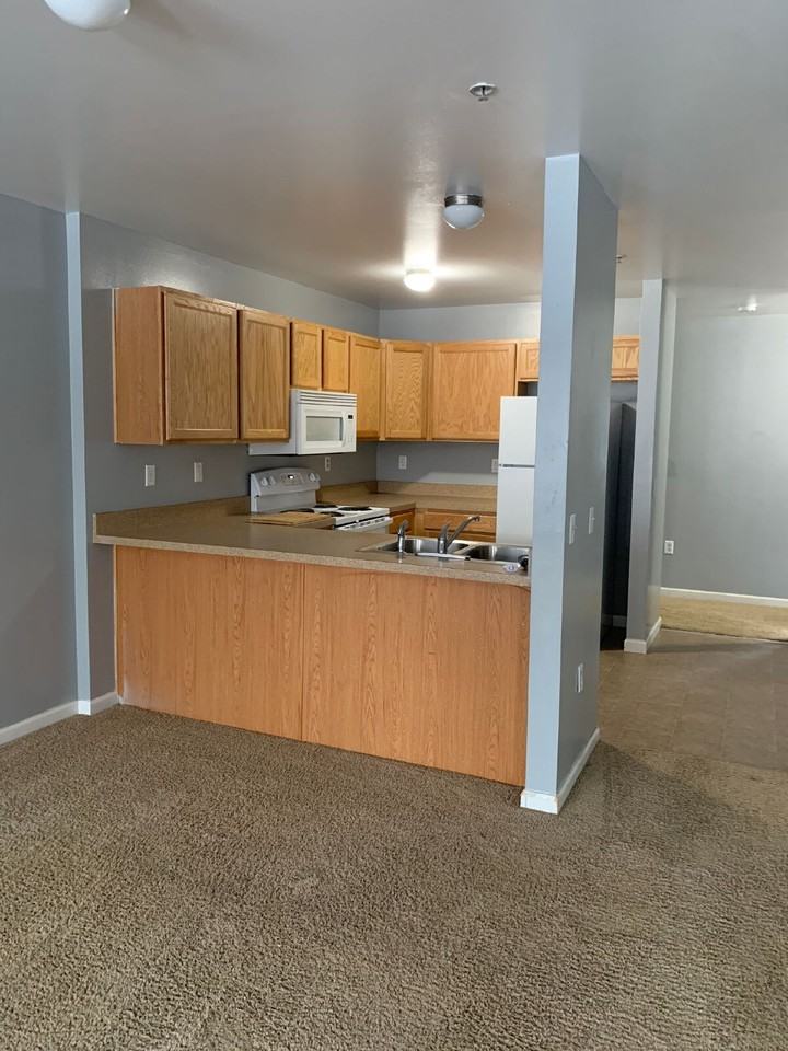 316 6th Ave Se - Photo 7 of 15