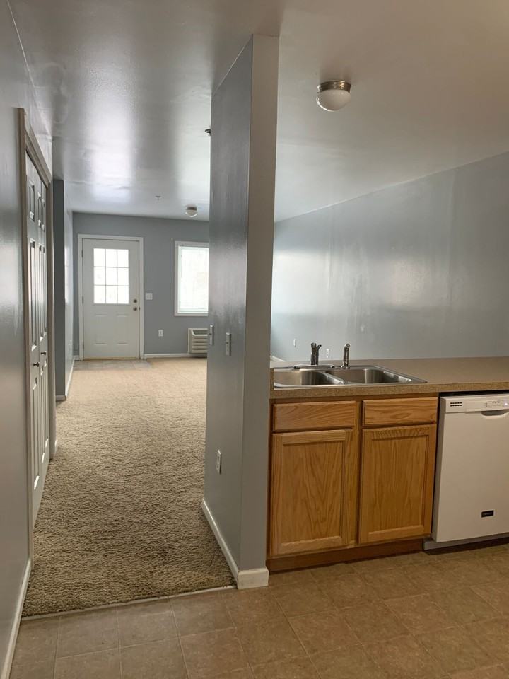 316 6th Ave Se - Photo 5 of 15