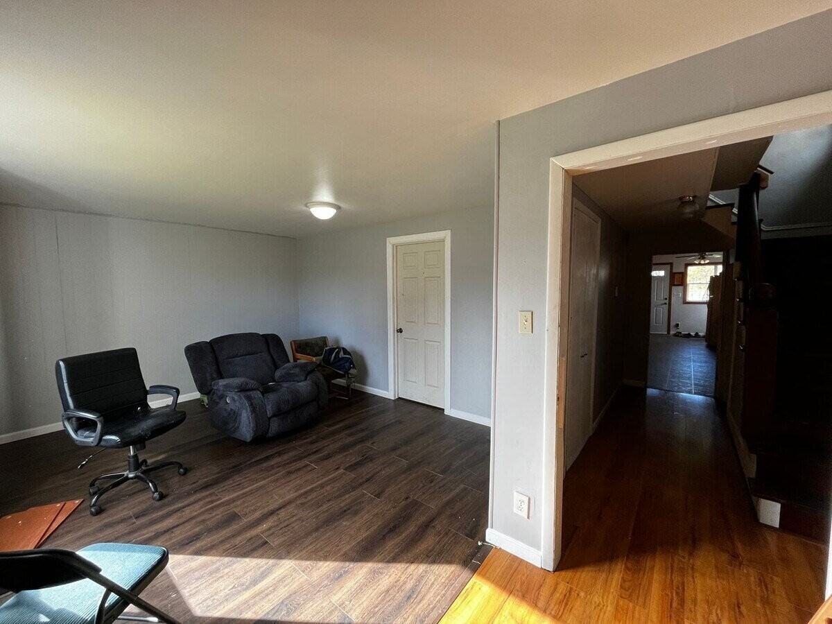 1249 Grant St - Photo 3 of 9