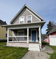 featured image of 415 Lakeway Dr