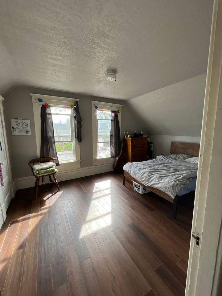 415 Lakeway Dr - Photo 7 of 8