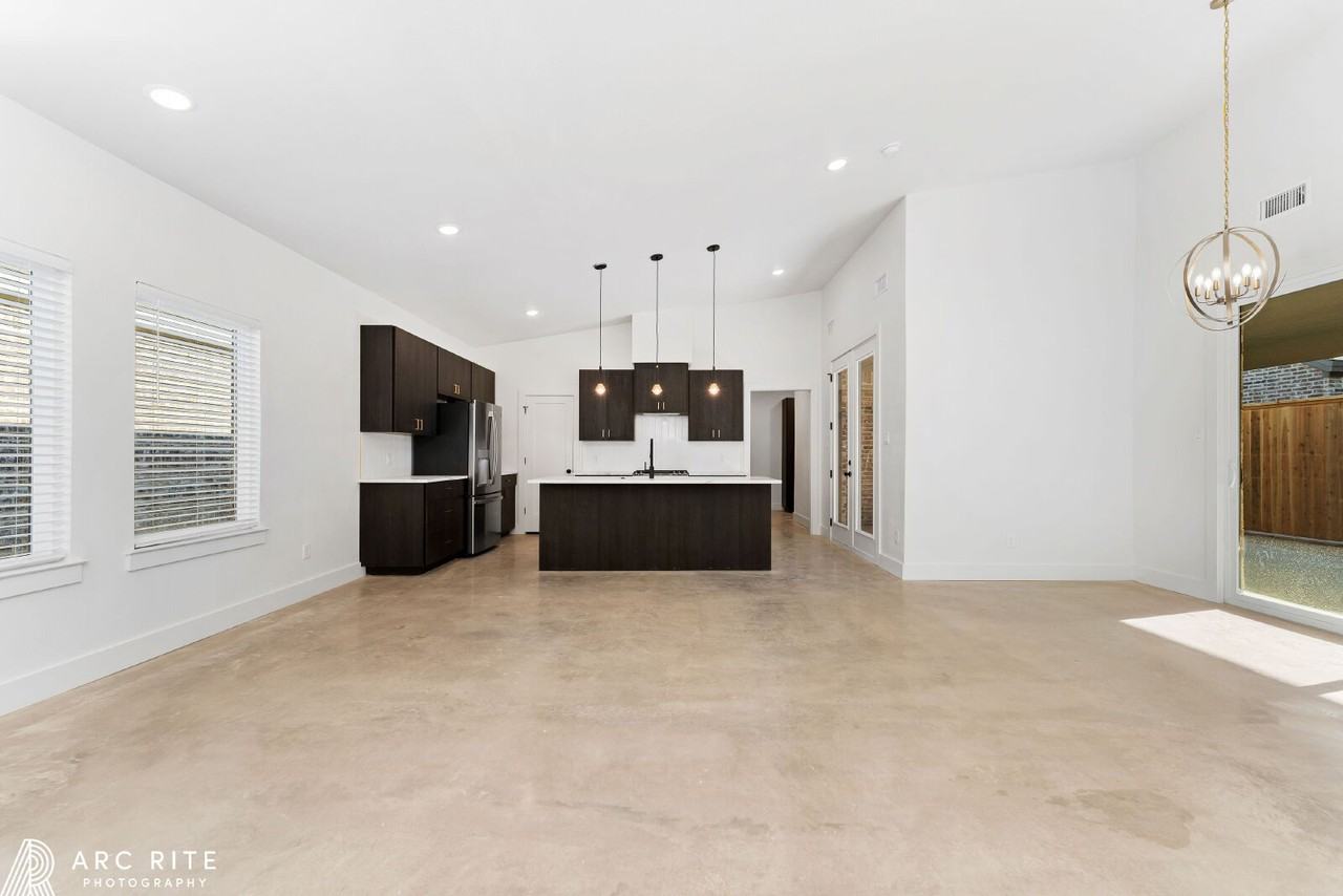 4521 22nd Pl - Photo 4 of 34