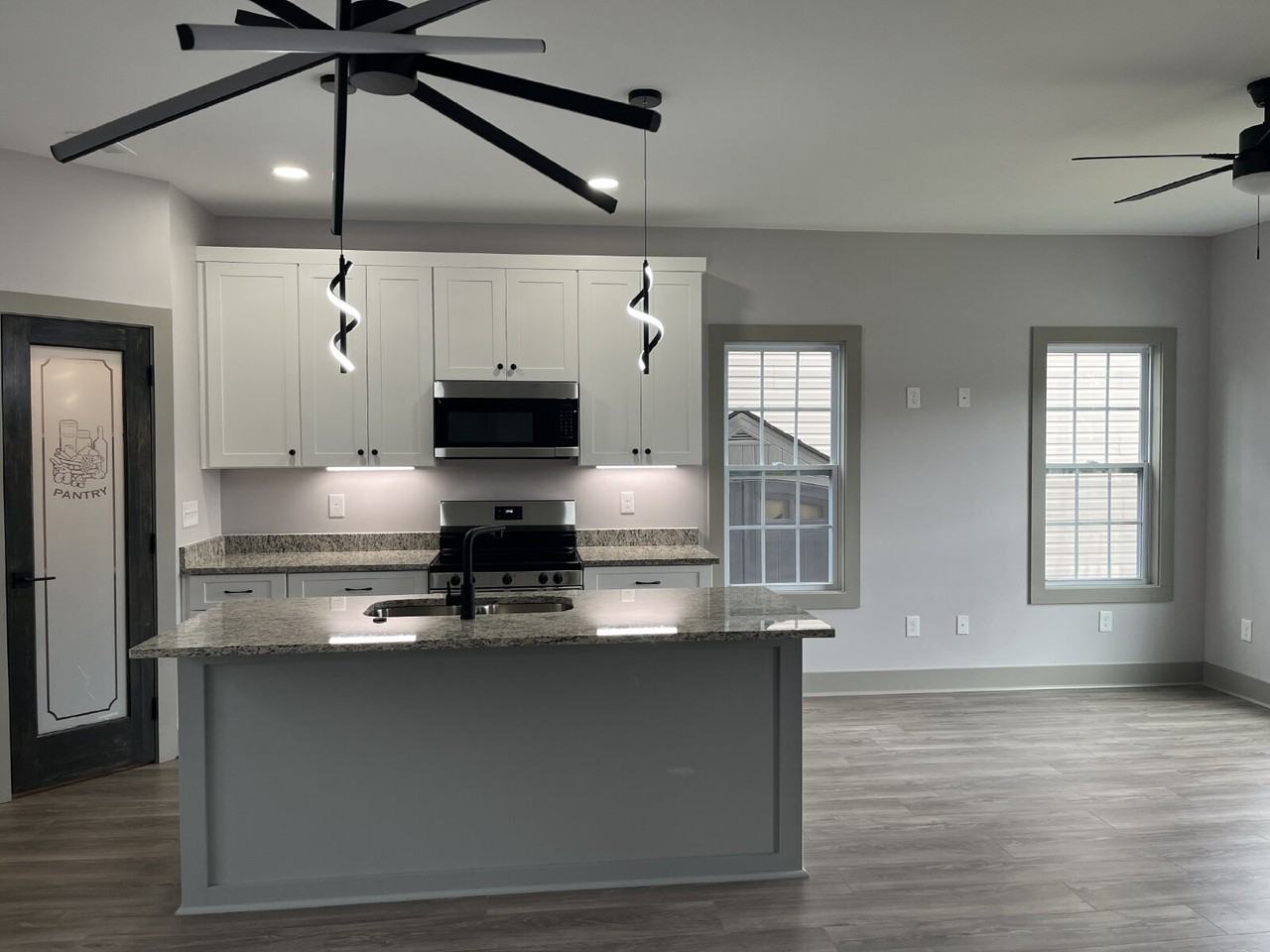 2922 Painted Pony Dr - Photo 4 of 37