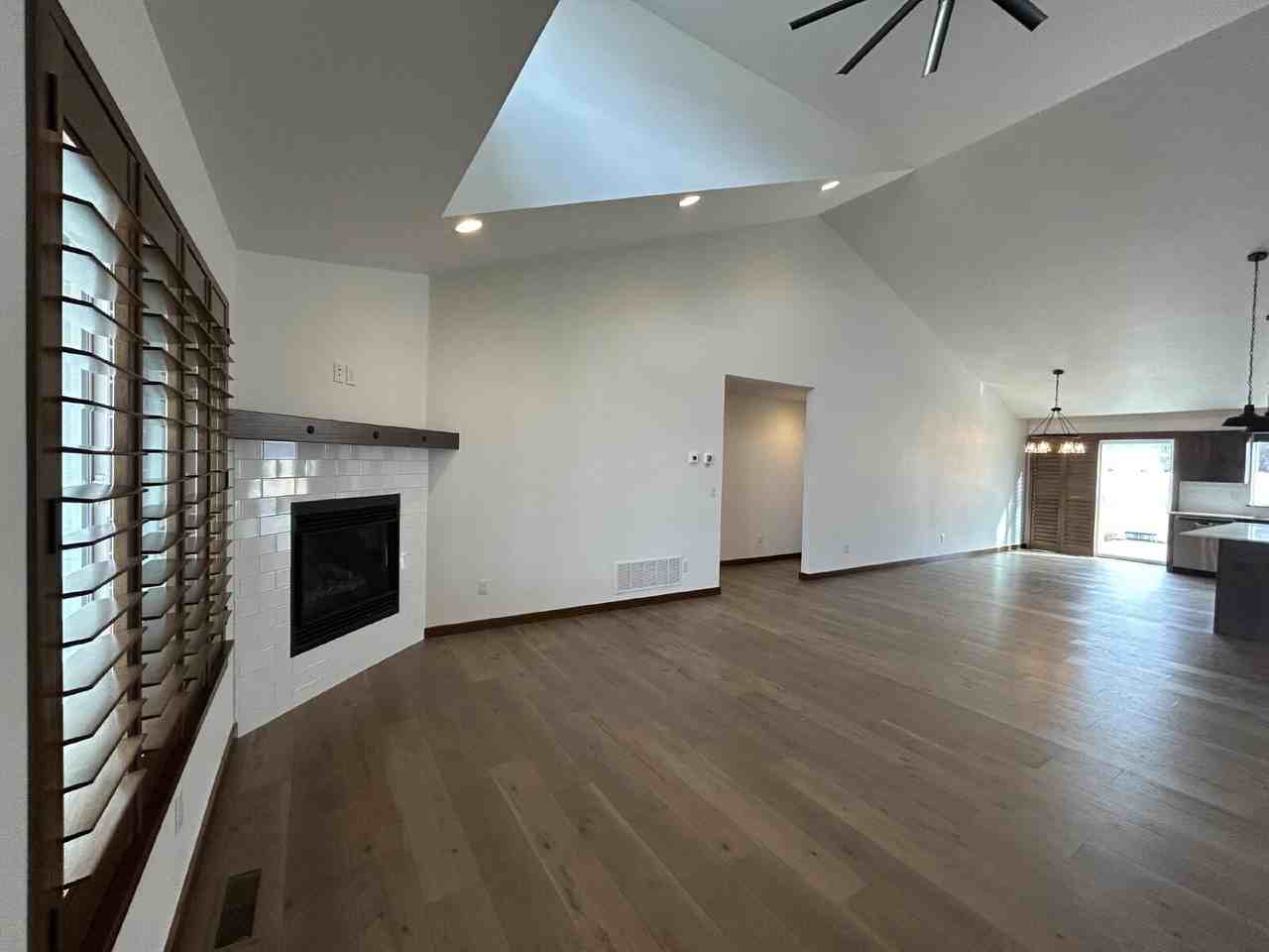 915 Stewart Loop - Photo 5 of 36