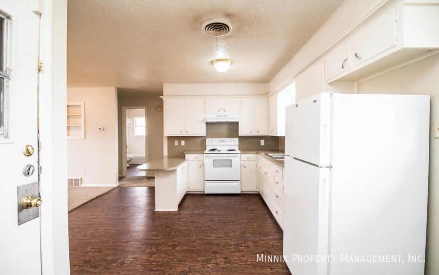 1602 58th St #B - Photo 5 of 16