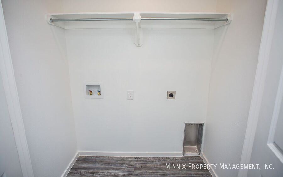 2110 N Avenue L #B - Photo 6 of 13