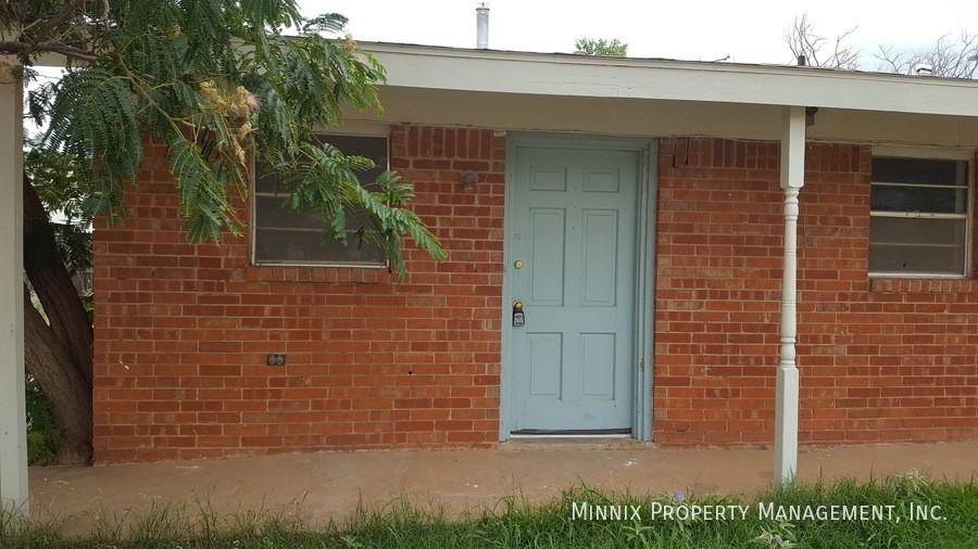 701 W 4th St - Photo 2 of 10