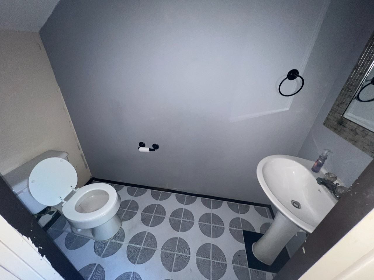 7566 Kings Trl #7566 - Photo 4 of 4