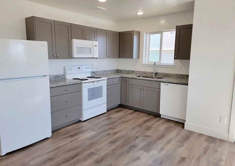 5963 N Freedom Rd #4 - Photo 3 of 10