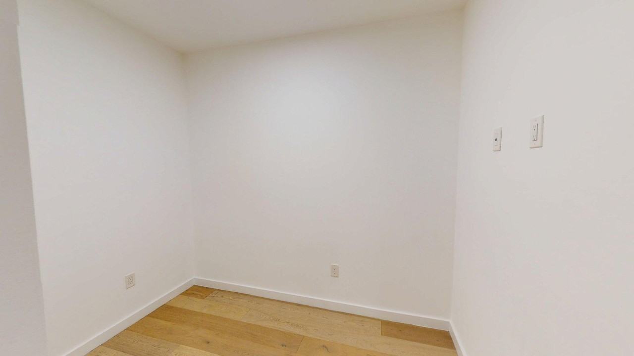 1806 I St Ne #10 - Photo 2 of 10