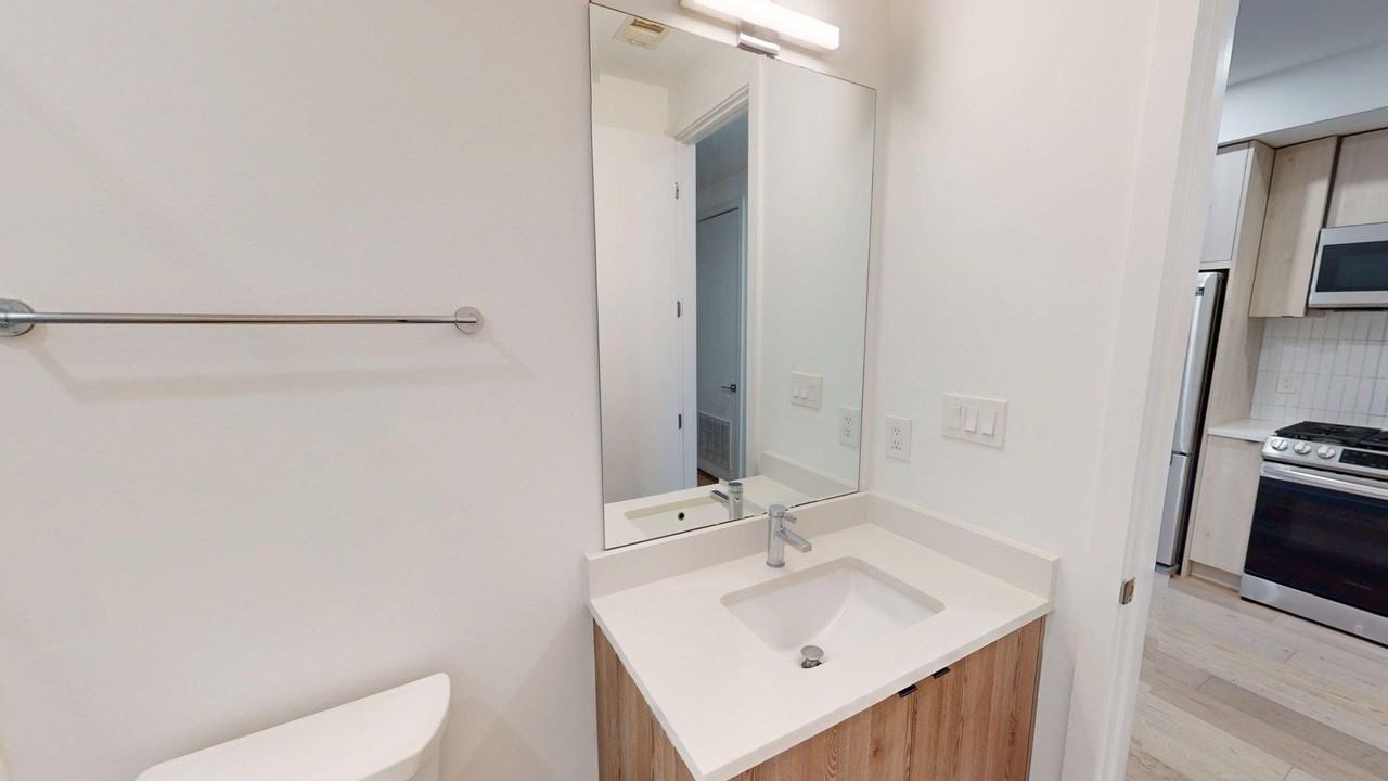 1806 I St Ne #10 - Photo 3 of 10