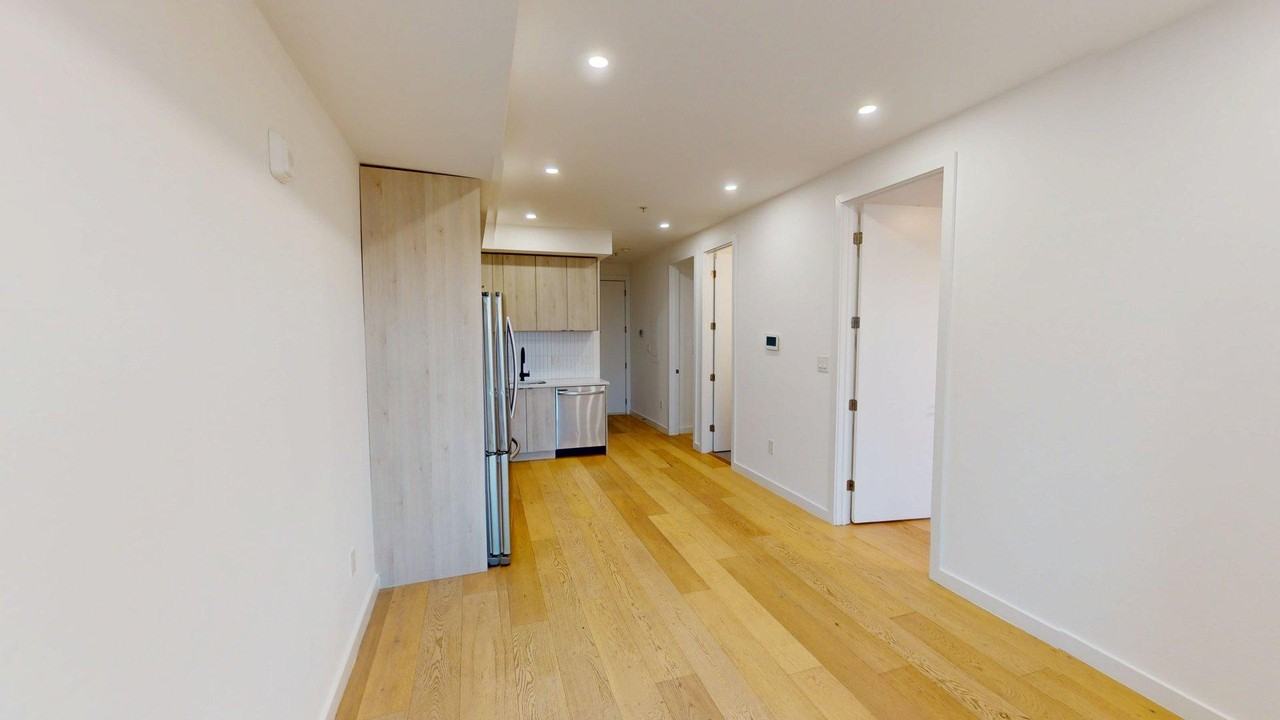 1806 I St Ne #10 - Photo 7 of 10