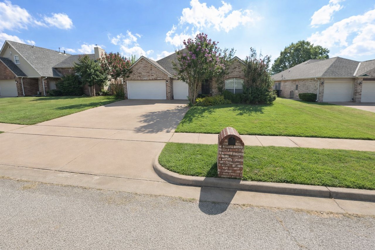 1205 S 35th St #NA - Photo 2 of 9