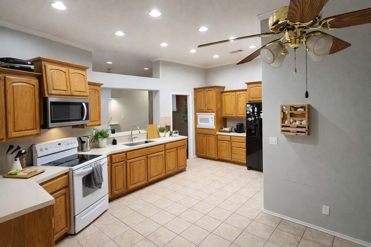 1205 S 35th St #NA - Photo 4 of 9