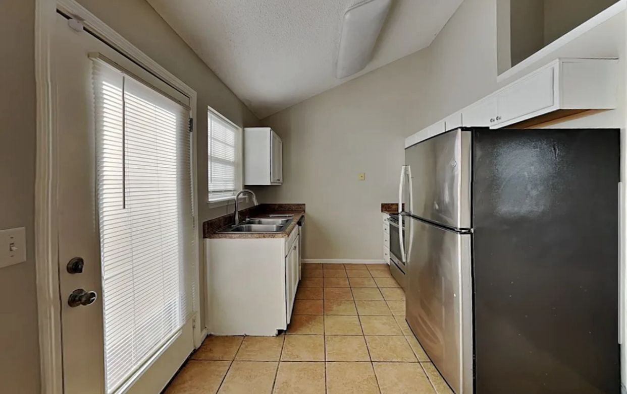 1010 Symphony Dr #NA - Photo 3 of 4