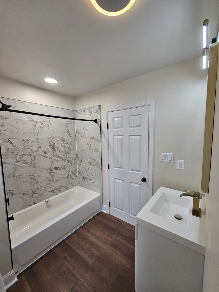 1922 Oak Hill Ave #NA - Photo 3 of 7