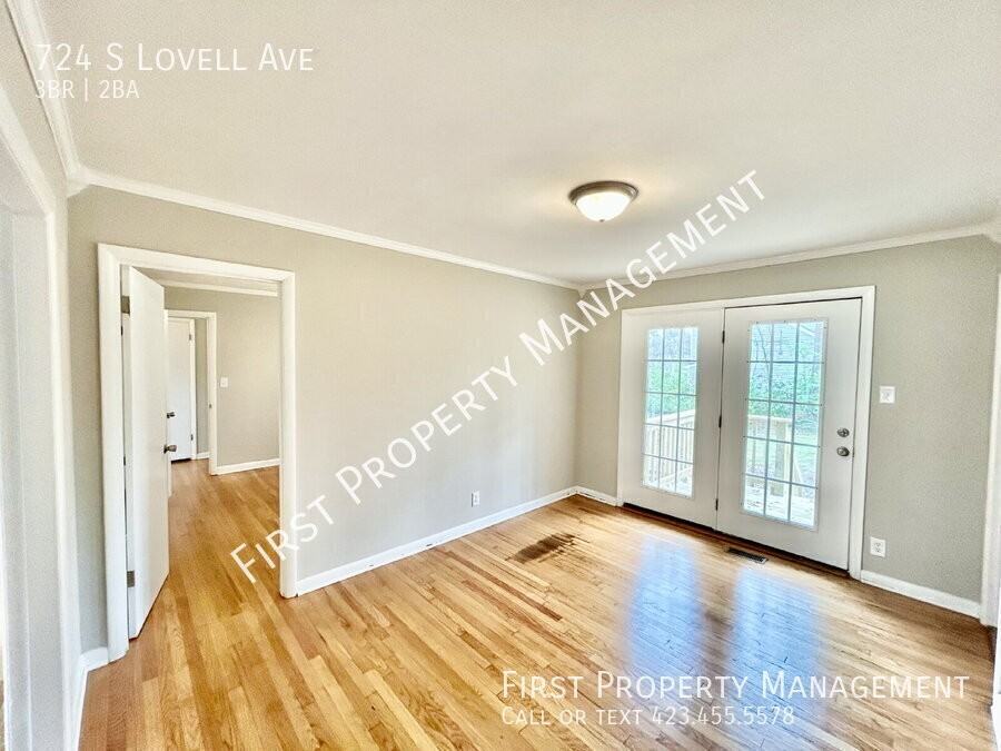 724 S Lovell Ave - Photo 5 of 17