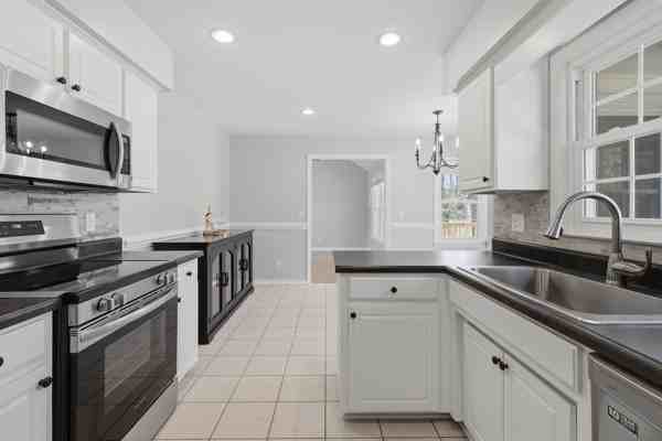 7303 Flintrock Ct #NA - Photo 3 of 14