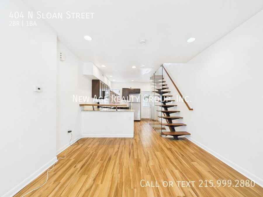 404 N Sloan St - Photo 2 of 13