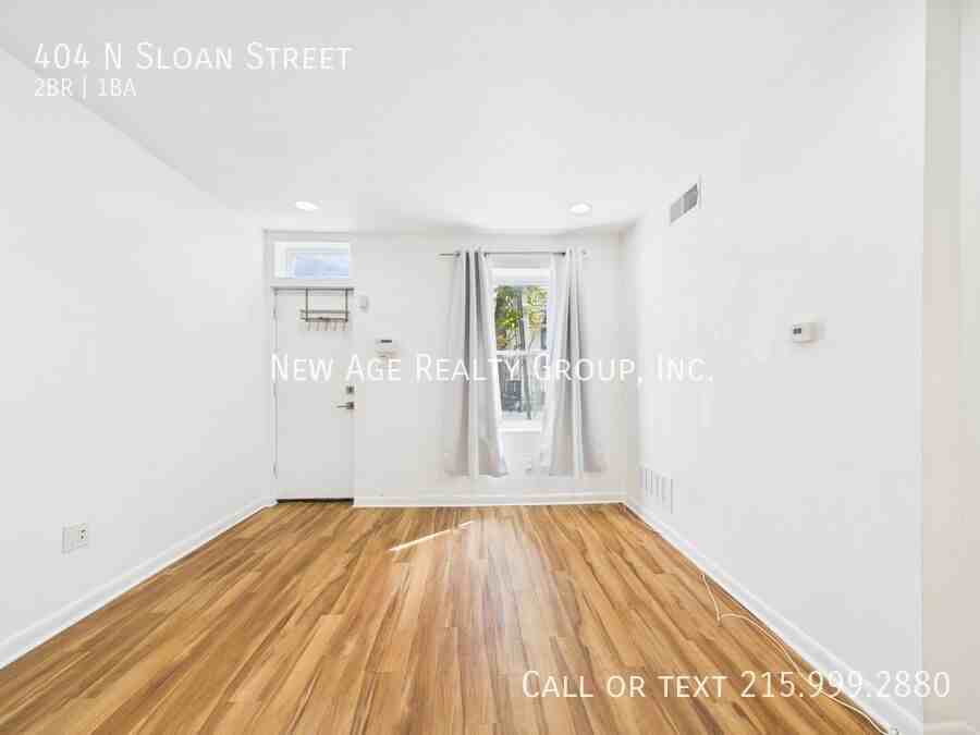 404 N Sloan St - Photo 3 of 13