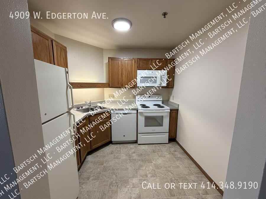 4909 W Edgerton Ave - Photo 3 of 11