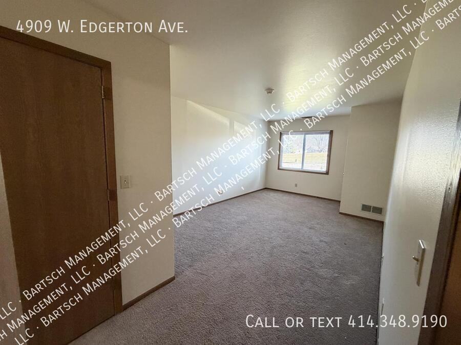 4909 W Edgerton Ave - Photo 4 of 11