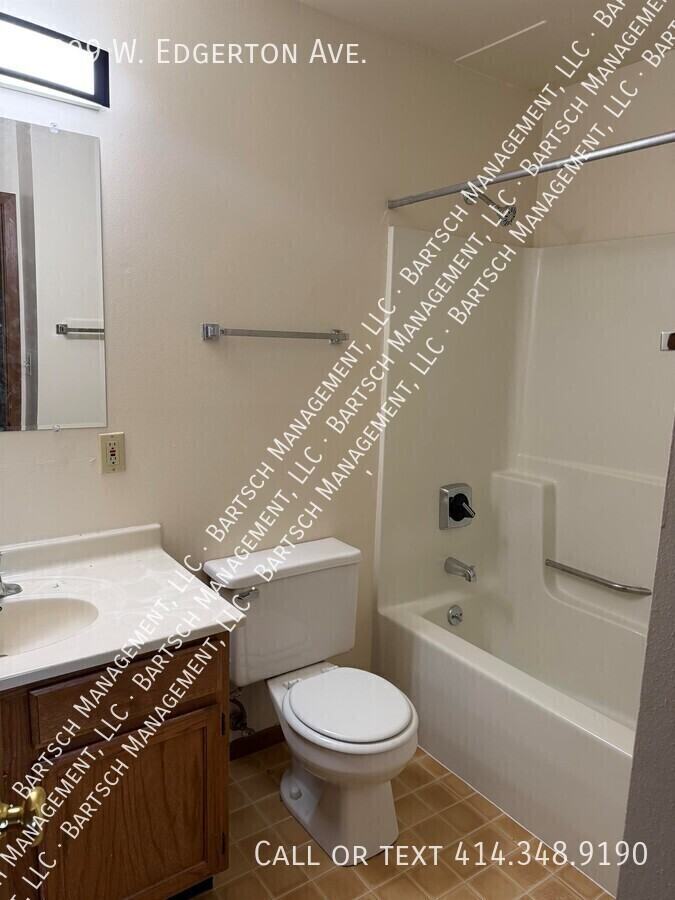 4909 W Edgerton Ave - Photo 6 of 11